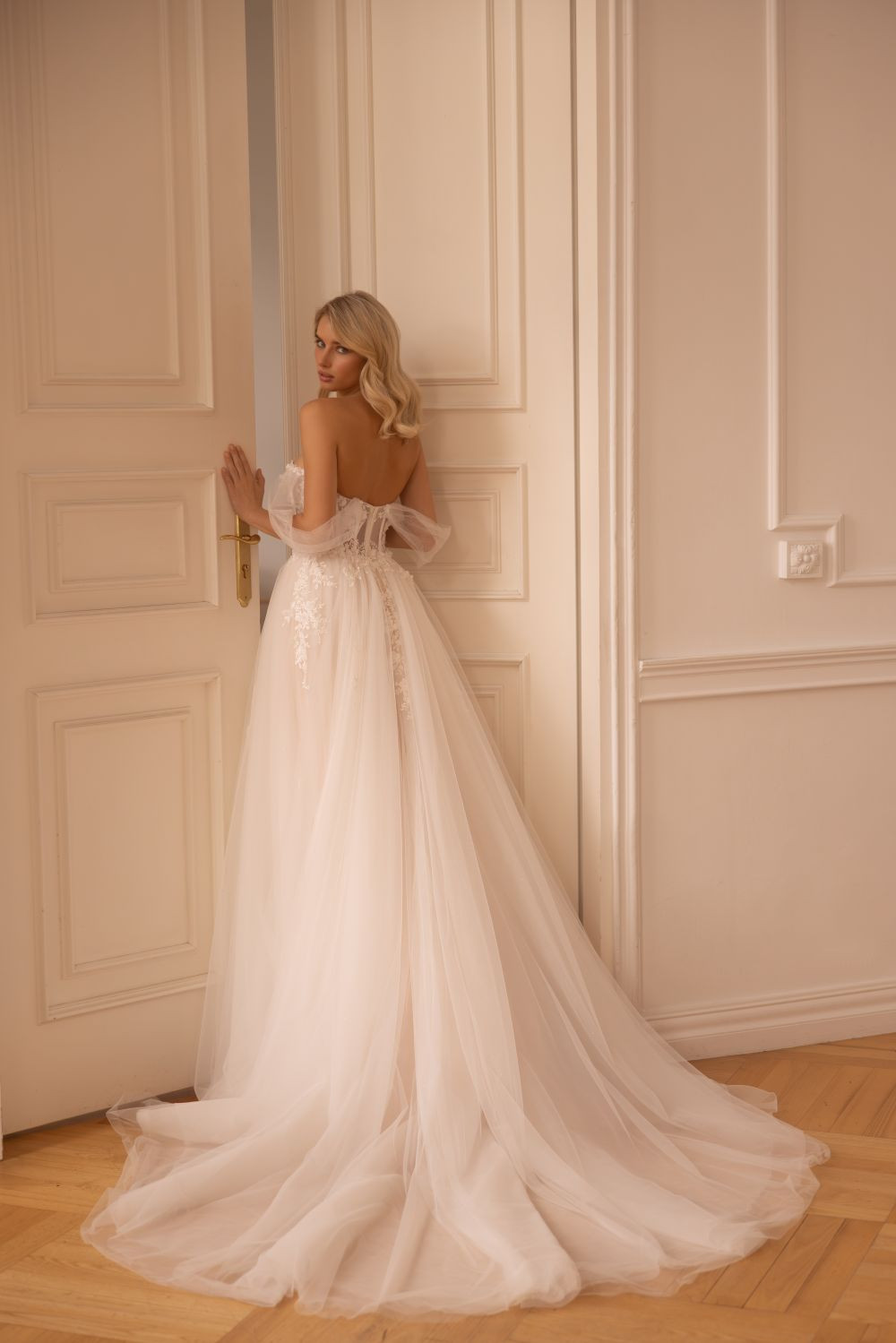 suknia-slubna-elizabeth-5476-tyl