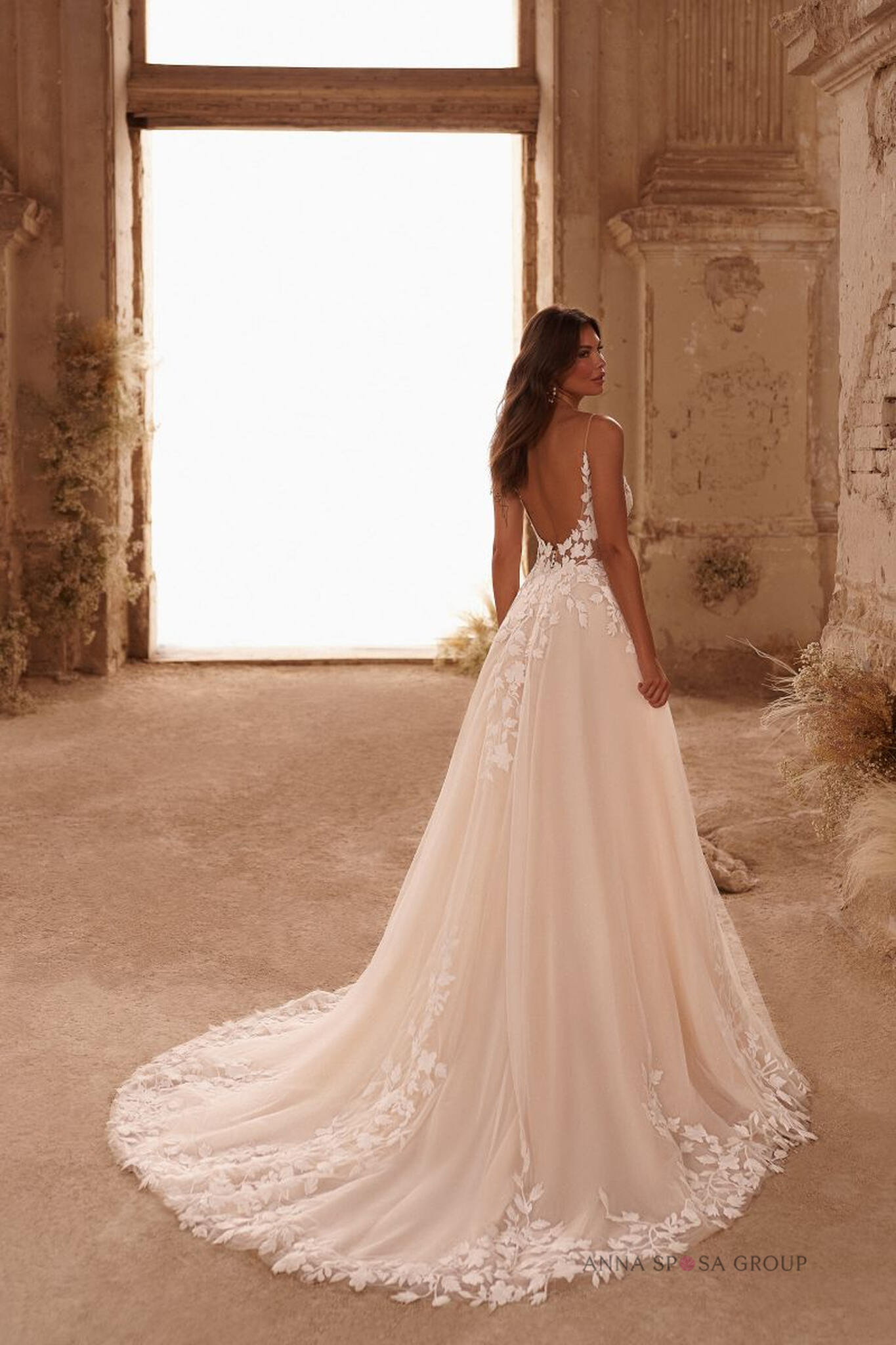 suknia-slubna-anna-sposa-emil-tyl