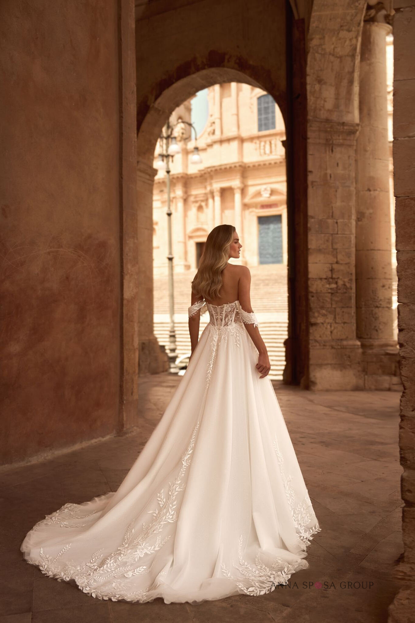 suknia-ślubna-anna-sposa-borgia-tyl