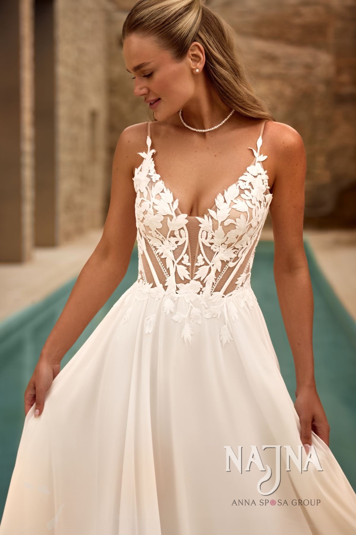 Suknia slubna Anna Sposa CARAYA blisko w NAJNA WOW