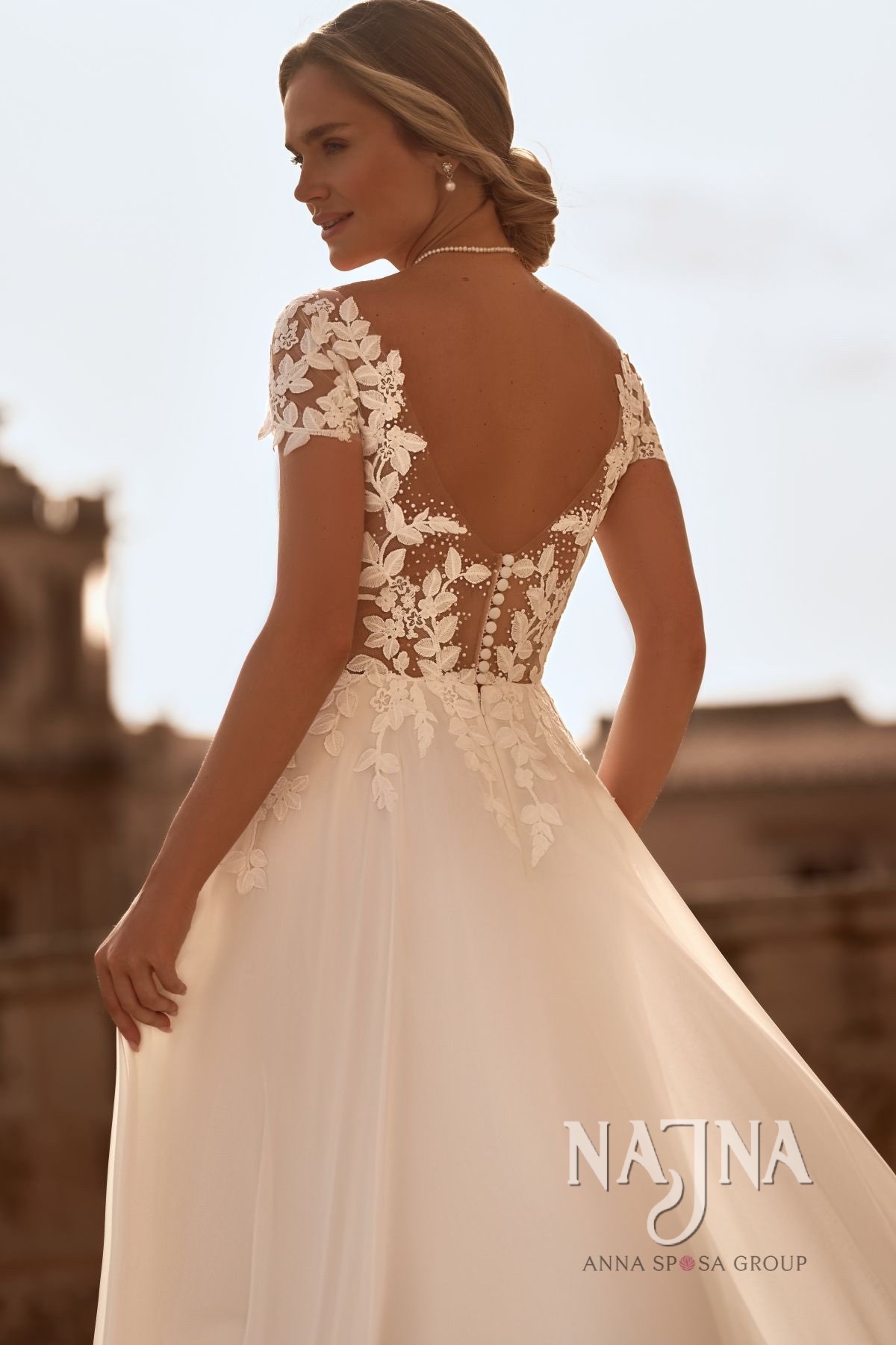 Suknia ślubna Anna Sposa OBRIETTA blisko w NAJNA WOW