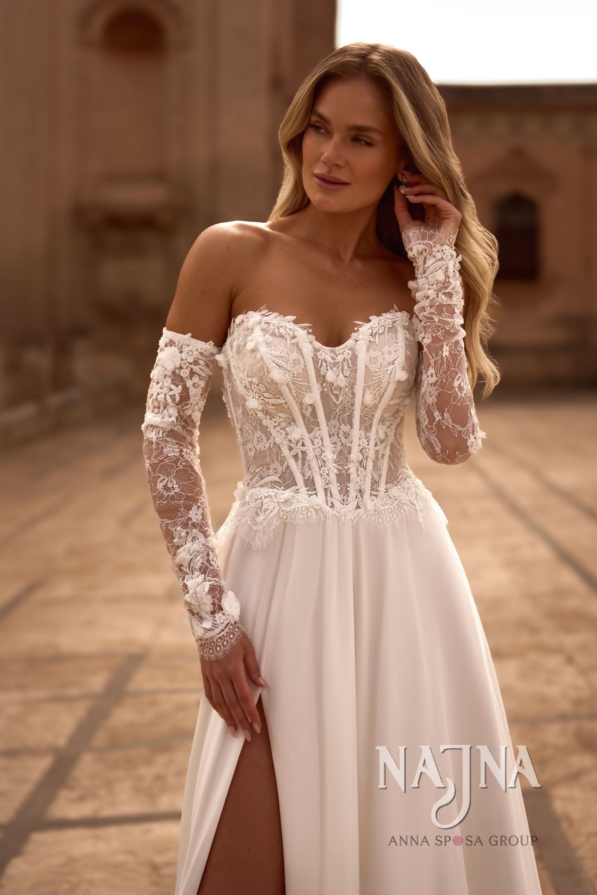 Suknia ślubna Anna Sposa LATEYA blisko
